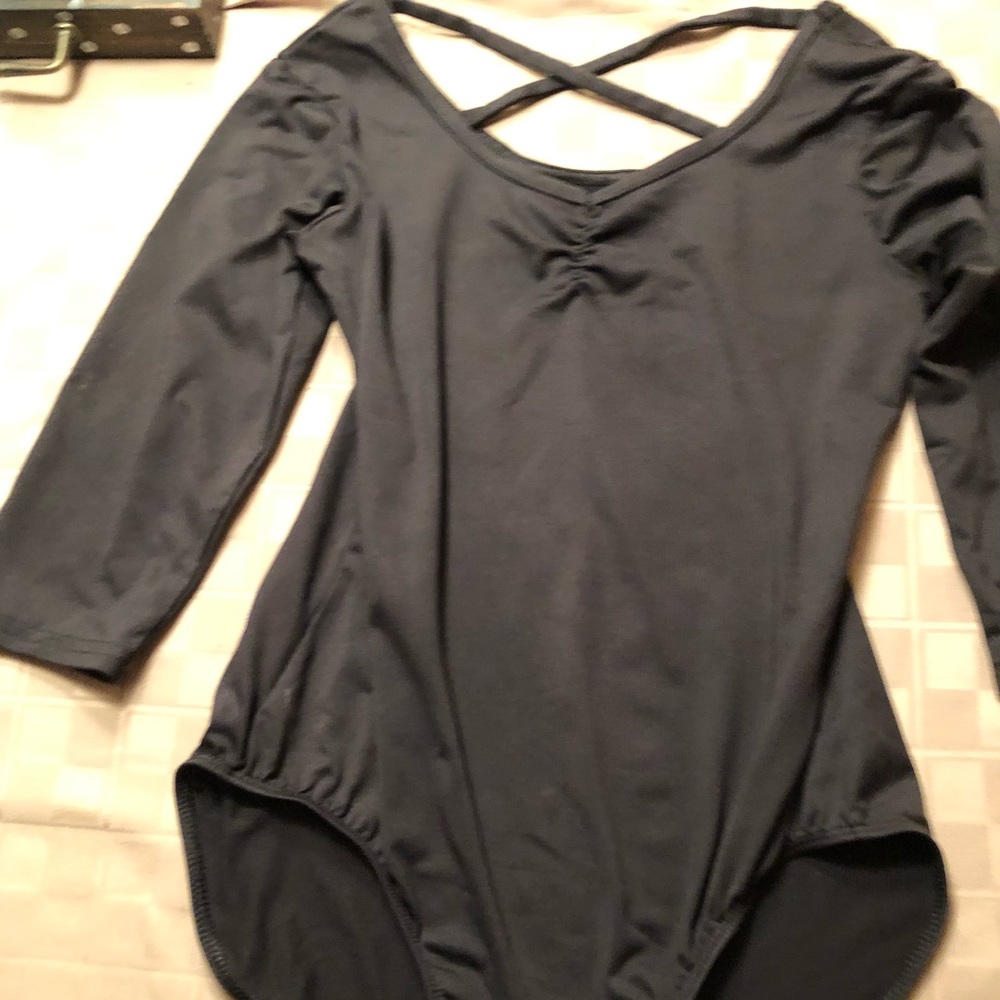 Danskin Leo Girls 14-16 nylon/spandex material